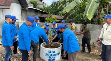 Sinergi UIA dan Masyarakat: KPM Mahasiswa Diwarnai Penanaman Pohon di Masjid Desa Penanggalan